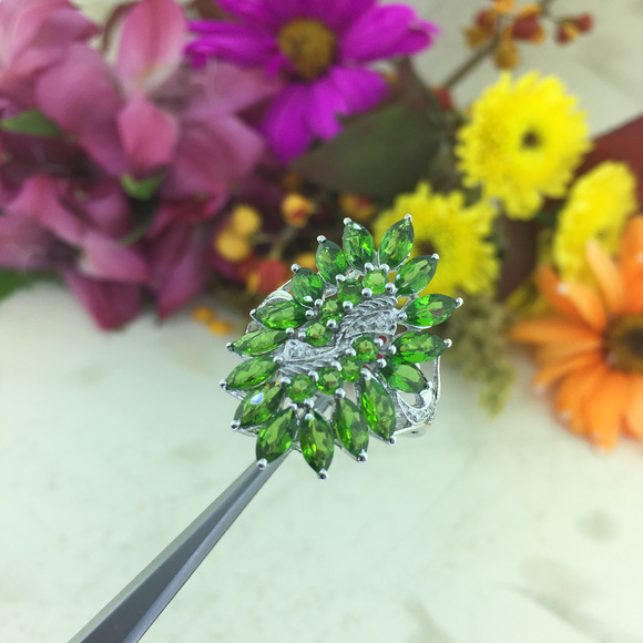 Green Emerald CZ 925 Sterling Silver Cluster Ring - Picture 4 of 7